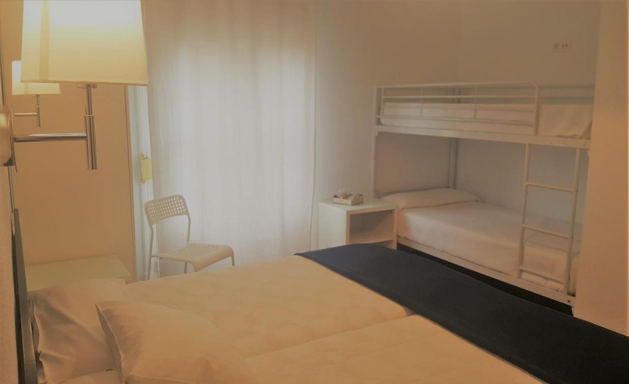Hostal Santa Isabel Мадрид Экстерьер фото